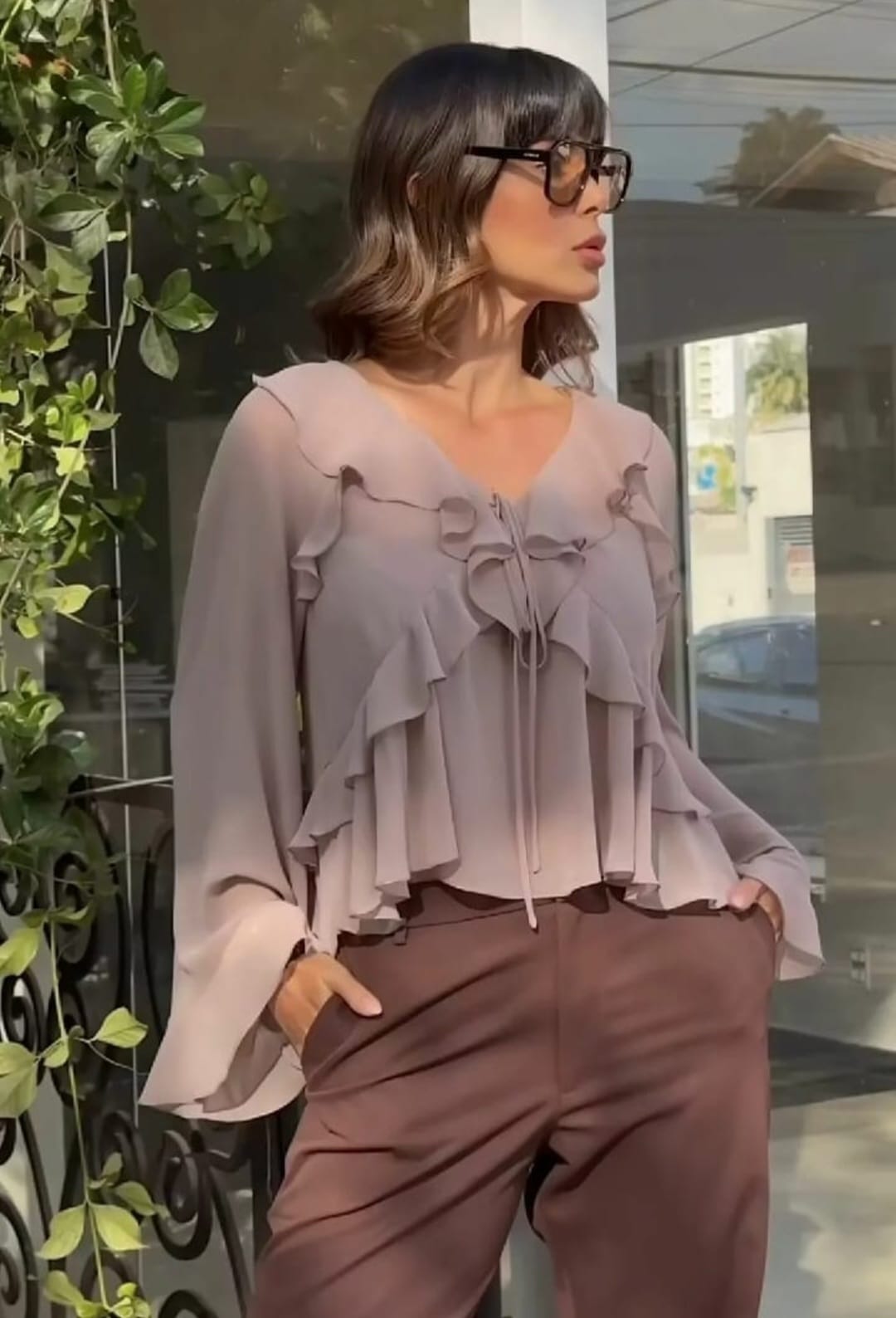 Blusa Dec. V Babados — Mauve