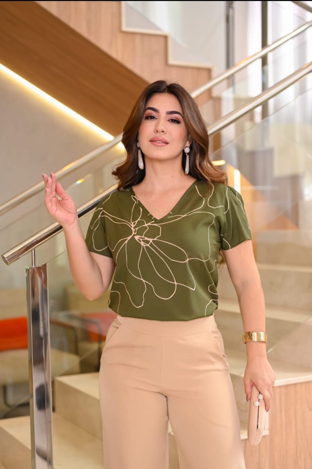 Blusa Dec. V Floral Linha — Verde Oliva